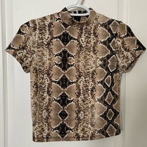 Petite snakeskin pattern turtleneck shirt with back zipper detail size XS